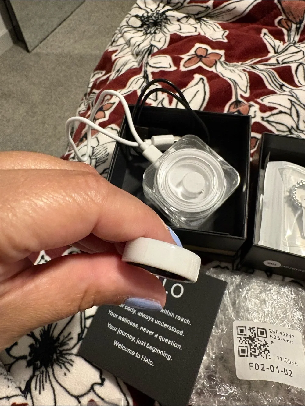 Halo Smart Ring in White with Black Interior